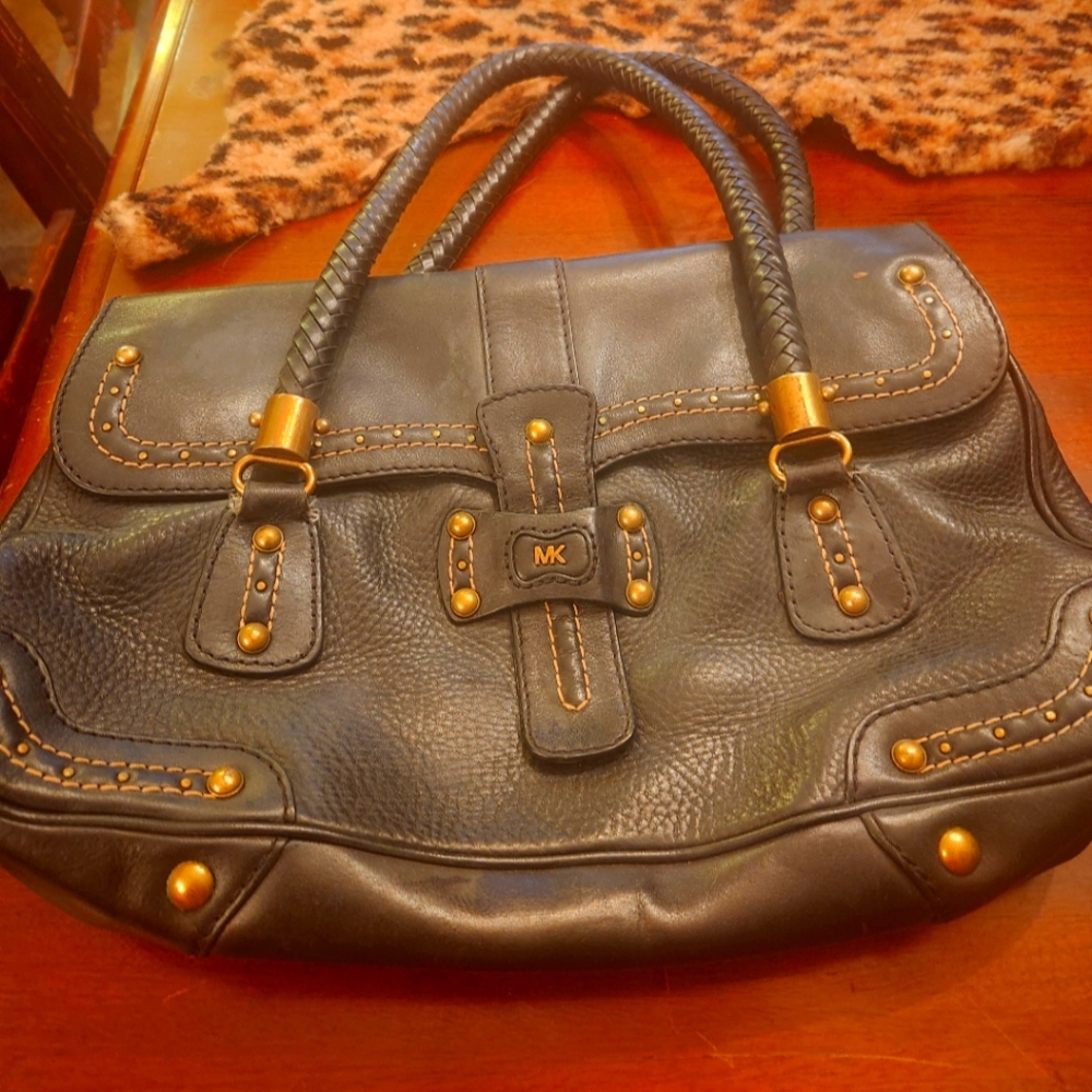Micheal kors leather purse
